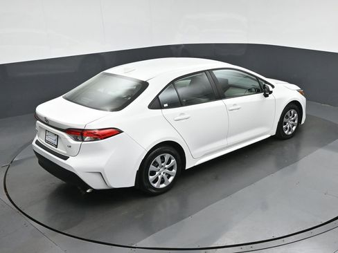 Used 2023 Toyota Corolla LE w/ Carpet Mat Package (TMS) FWD image 59