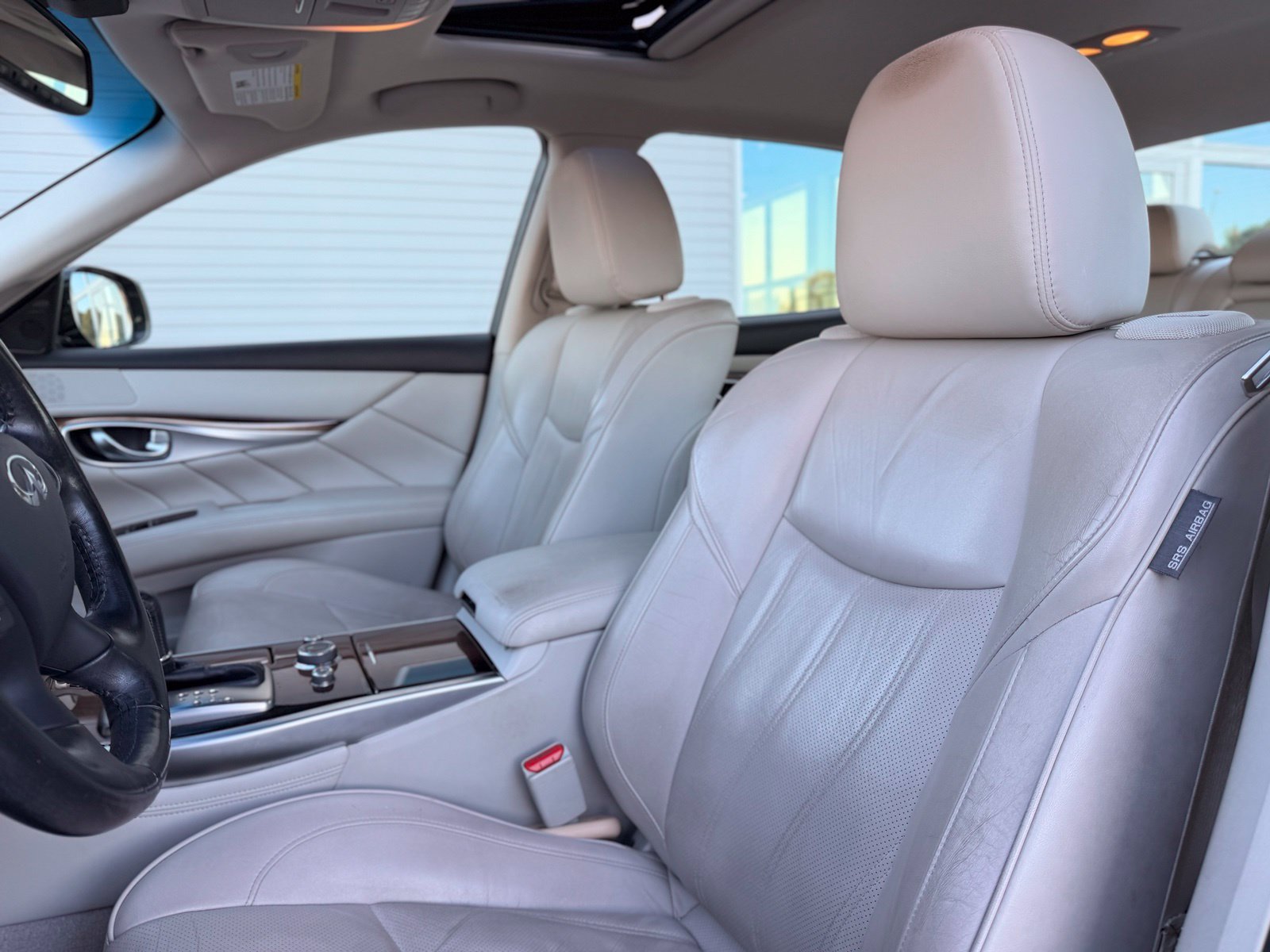 Used 2015 INFINITI Q70 L 3.7 w/ Deluxe Touring Package RWD image 18
