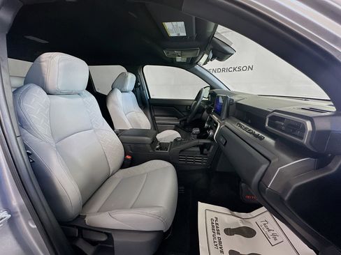 Used 2025 Toyota Tacoma SR5 image 27