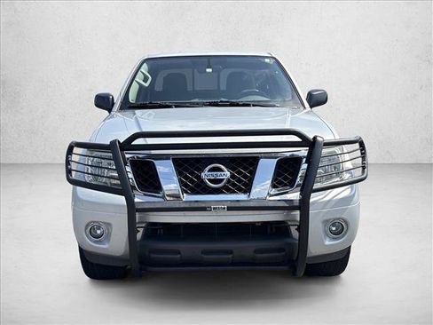 Used 2019 Nissan Frontier SV AWD/4WD image 2