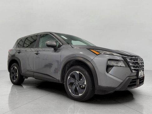 Used 2024 Nissan Rogue SV image 1