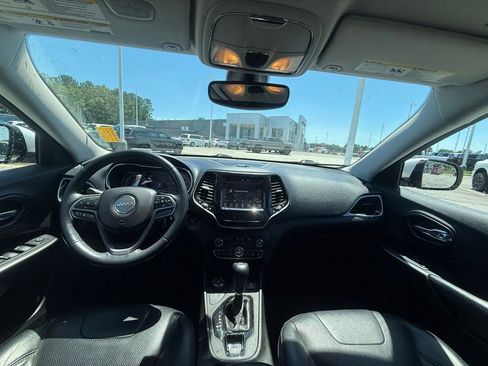 Used 2019 Jeep Cherokee Limited AWD/4WD image 9