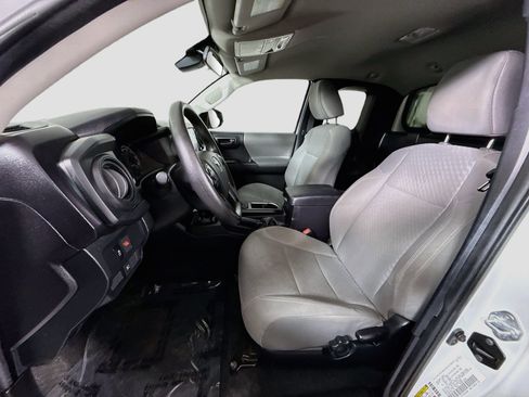 Used 2022 Toyota Tacoma SR RWD image 21