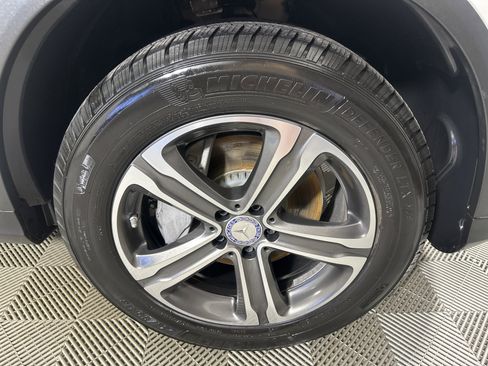 Used 2017 Mercedes-Benz GLC 300 4MATIC image 25