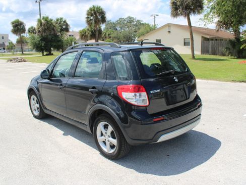 Used 2007 Suzuki SX4 AWD Hatchback image 6