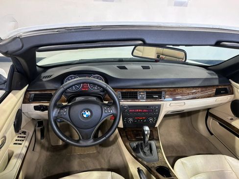Used 2008 BMW 328i Convertible RWD image 24