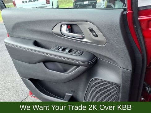 New 2026 Chrysler Pacifica Select image 12