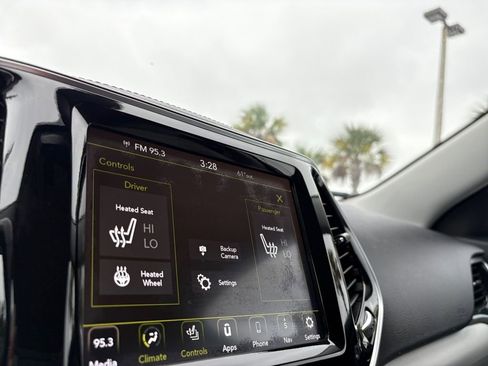 Used 2020 Jeep Cherokee Limited image 5