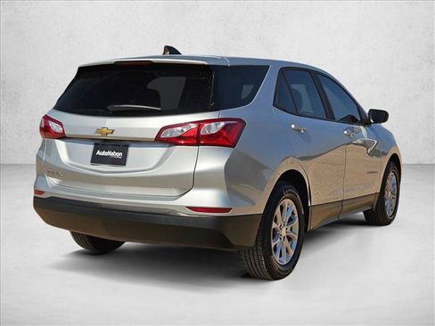 Used 2021 Chevrolet Equinox LS w/ LS Convenience Package FWD image 5