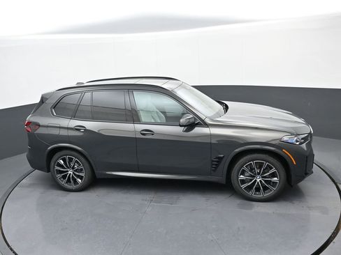 New 2026 BMW X5 xDrive50e w/ M Sport Package AWD/4WD image 31