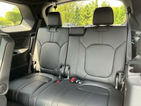 Used 2025 Honda Pilot TrailSport image 33