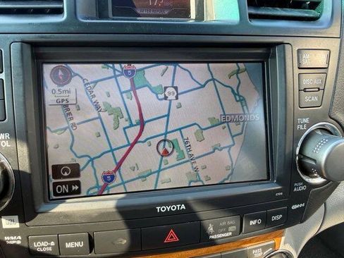 Used 2010 Toyota Highlander Limited w/ Extra Value Pkg 3 AWD/4WD image 38