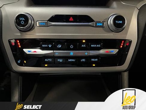 Used 2023 Ford Explorer XLT w/ Equipment Group 202A AWD/4WD image 14