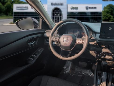 Used 2025 Honda Accord SE image 31