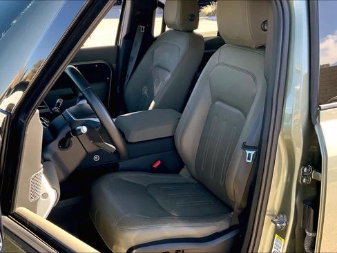 Used 2021 Land Rover Defender 110 SE image 6