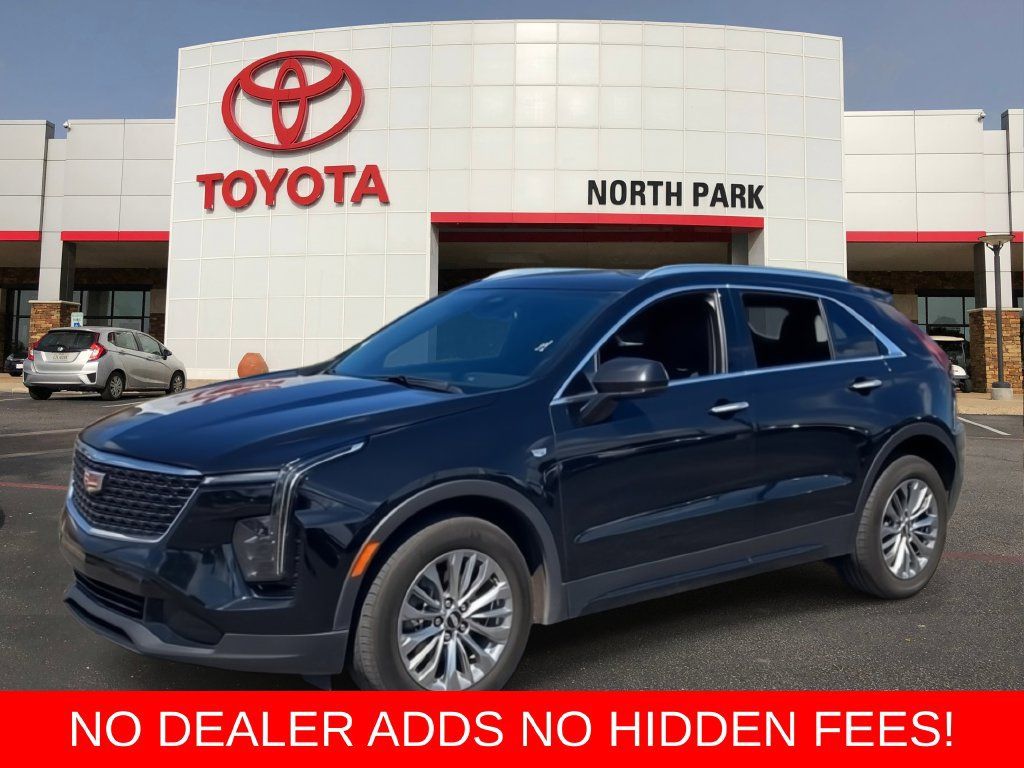 Used 2025 Cadillac XT4 Premium Luxury FWD image 1
