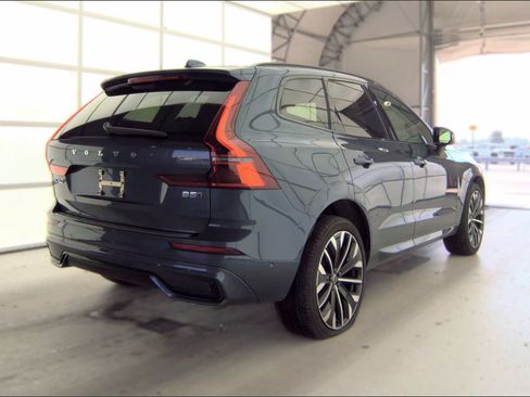 Used 2026 Volvo XC60 B5 Ultra AWD/4WD image 2