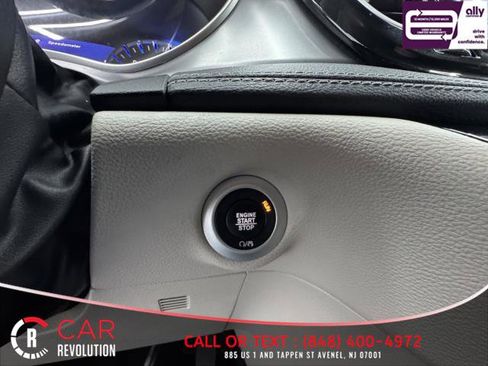 Used 2022 Chrysler Pacifica Touring-L image 31