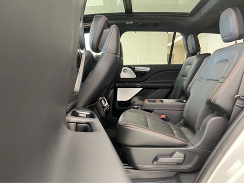 Used 2025 Lincoln Aviator Black Label image 14