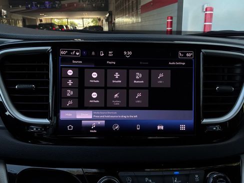 Used 2024 Chrysler Pacifica Touring-L FWD image 39