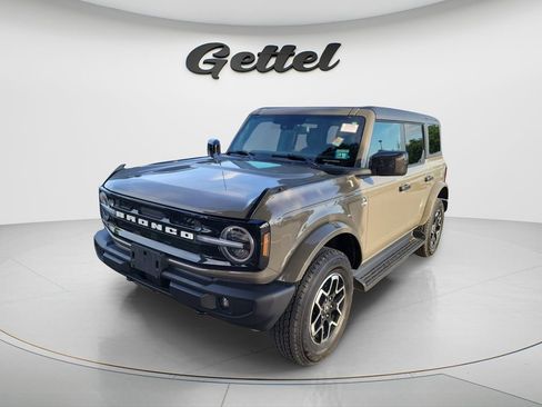 Used 2025 Ford Bronco Outer Banks image 2