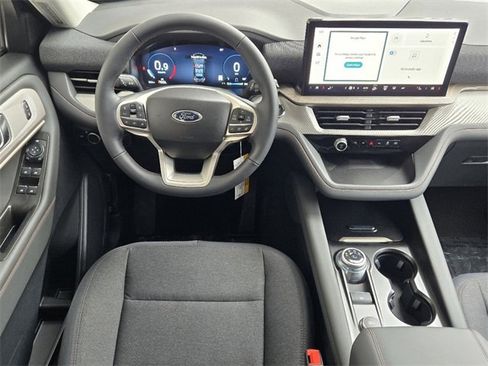 New 2025 Ford Explorer Active image 19