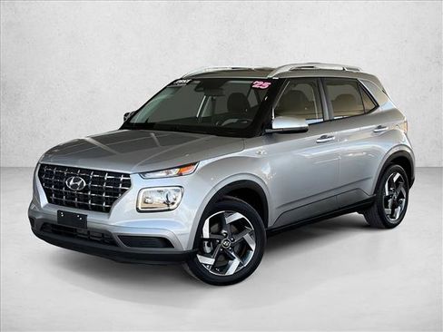Used 2025 Hyundai Venue SEL FWD image 12