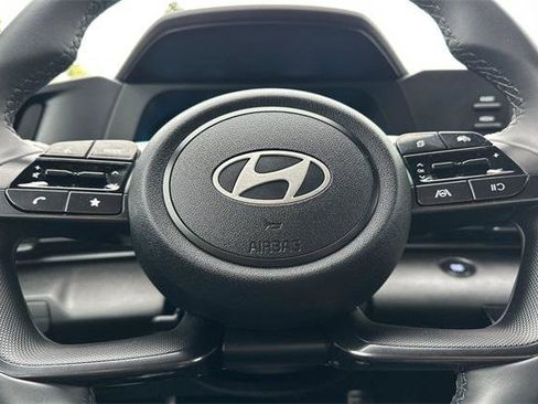 Certified 2025 Hyundai Elantra Sport image 23