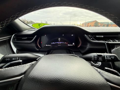 Used 2022 Jeep Grand Cherokee L Laredo image 19