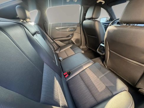 Used 2018 Chevrolet Impala LT FWD image 14