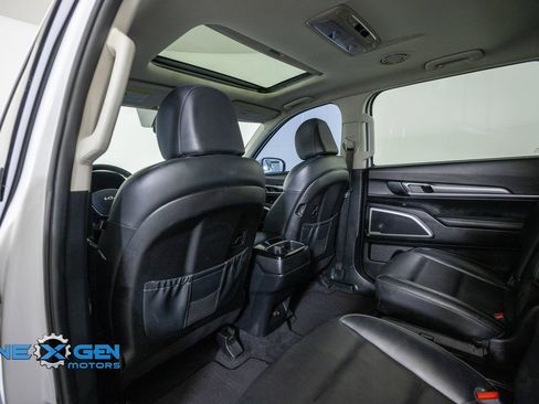 Used 2022 Kia Telluride S FWD image 25
