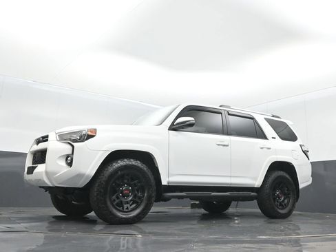Used 2023 Toyota 4Runner SR5 Premium w/ Moonroof Package AWD/4WD image 13