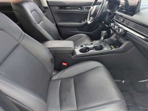 Used 2023 Honda Civic Touring image 9
