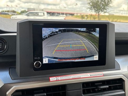 Used 2025 Toyota Tacoma SR5 AWD/4WD image 19