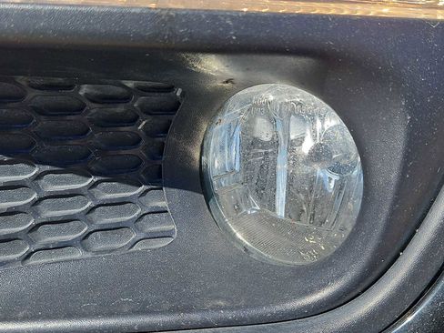 Used 2018 Jeep Compass Latitude w/ Cold Weather Group image 11