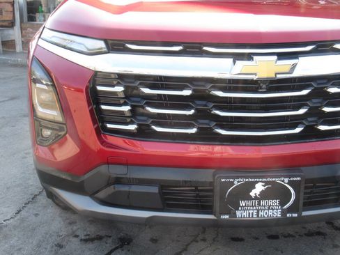 Used 2025 Chevrolet Equinox LT w/ Convenience Package II AWD/4WD image 3