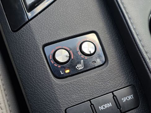 Used 2016 Toyota Avalon XLE image 24