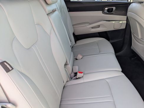 Certified 2025 Kia Sorento S image 14