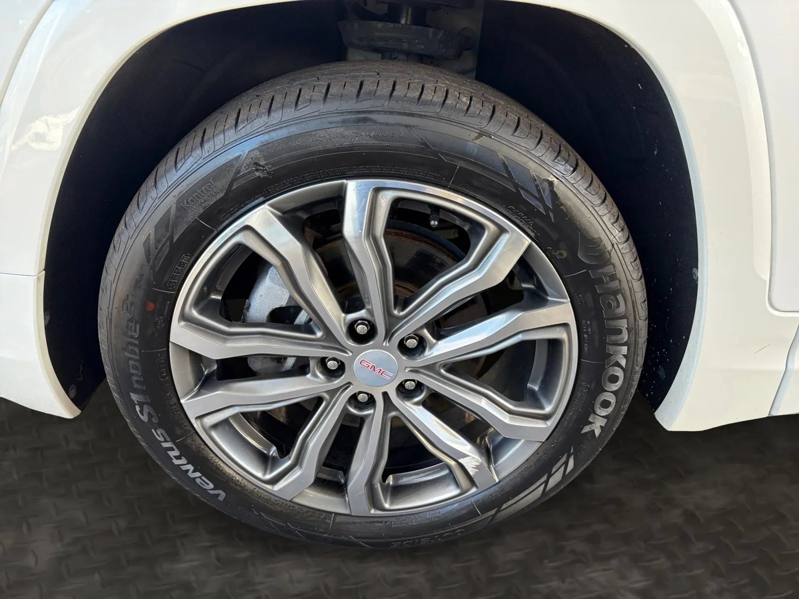 Used 2020 GMC Terrain Denali w/ Denali Premium Package AWD/4WD image 36