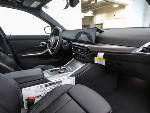 Used 2025 BMW 330i xDrive Sedan w/ Convenience Package image 25