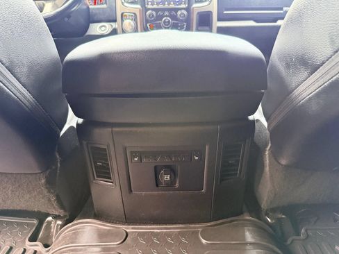 Used 2018 RAM 1500 Laramie w/ Convenience Group AWD/4WD image 35