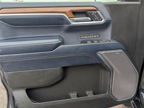 Used 2022 Chevrolet Silverado 1500 High Country w/ Z71 Off-Road Package image 10