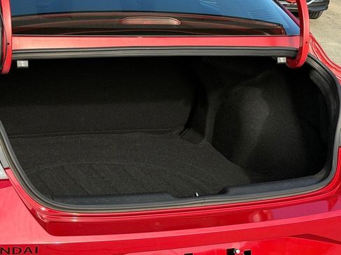 Certified 2023 Hyundai Elantra SE image 28