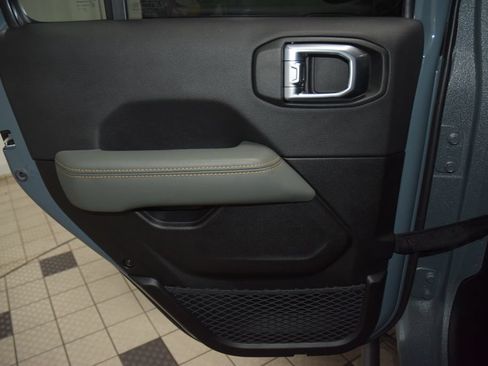 Used 2026 Jeep Gladiator Mojave AWD/4WD image 45