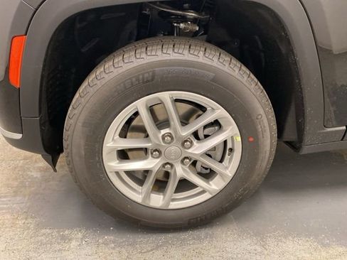 New 2026 Jeep Grand Cherokee L Laredo AWD/4WD image 31