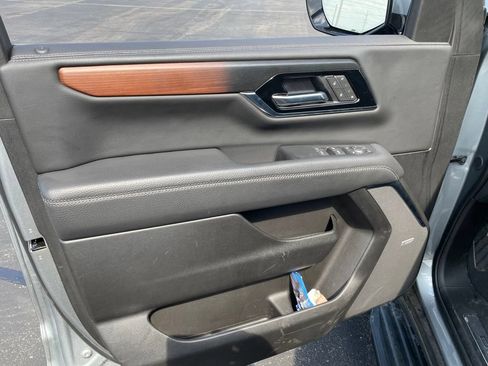 Used 2025 GMC Yukon Denali RWD image 20