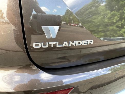 Used 2023 Mitsubishi Outlander SEL FWD image 23