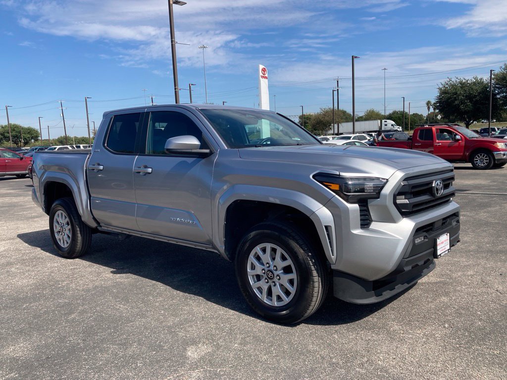 Used 2025 Toyota Tacoma 4x4 Double Cab image 3