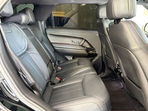 Used 2023 Land Rover Range Rover Sport SE AWD/4WD image 30