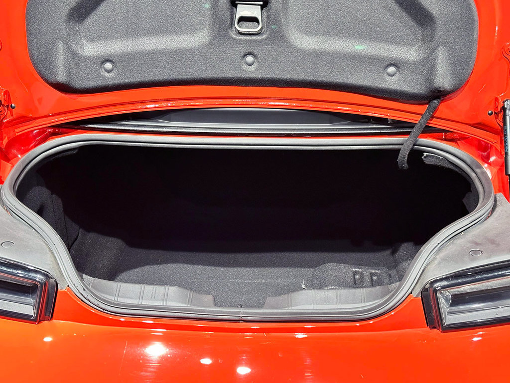 Used 2018 Chevrolet Camaro SS w/ Hot Wheels Edition RWD image 39